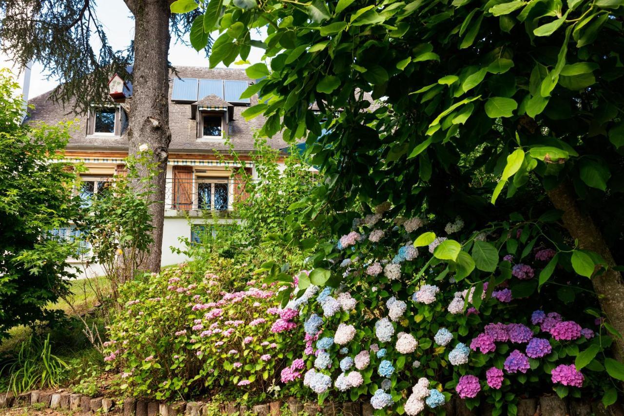 La Demeure Aux Pins Bed & Breakfast Lourdes Bagian luar foto