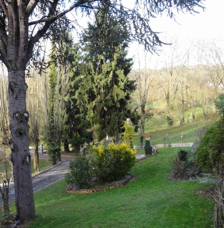 La Demeure Aux Pins Bed & Breakfast Lourdes Bagian luar foto